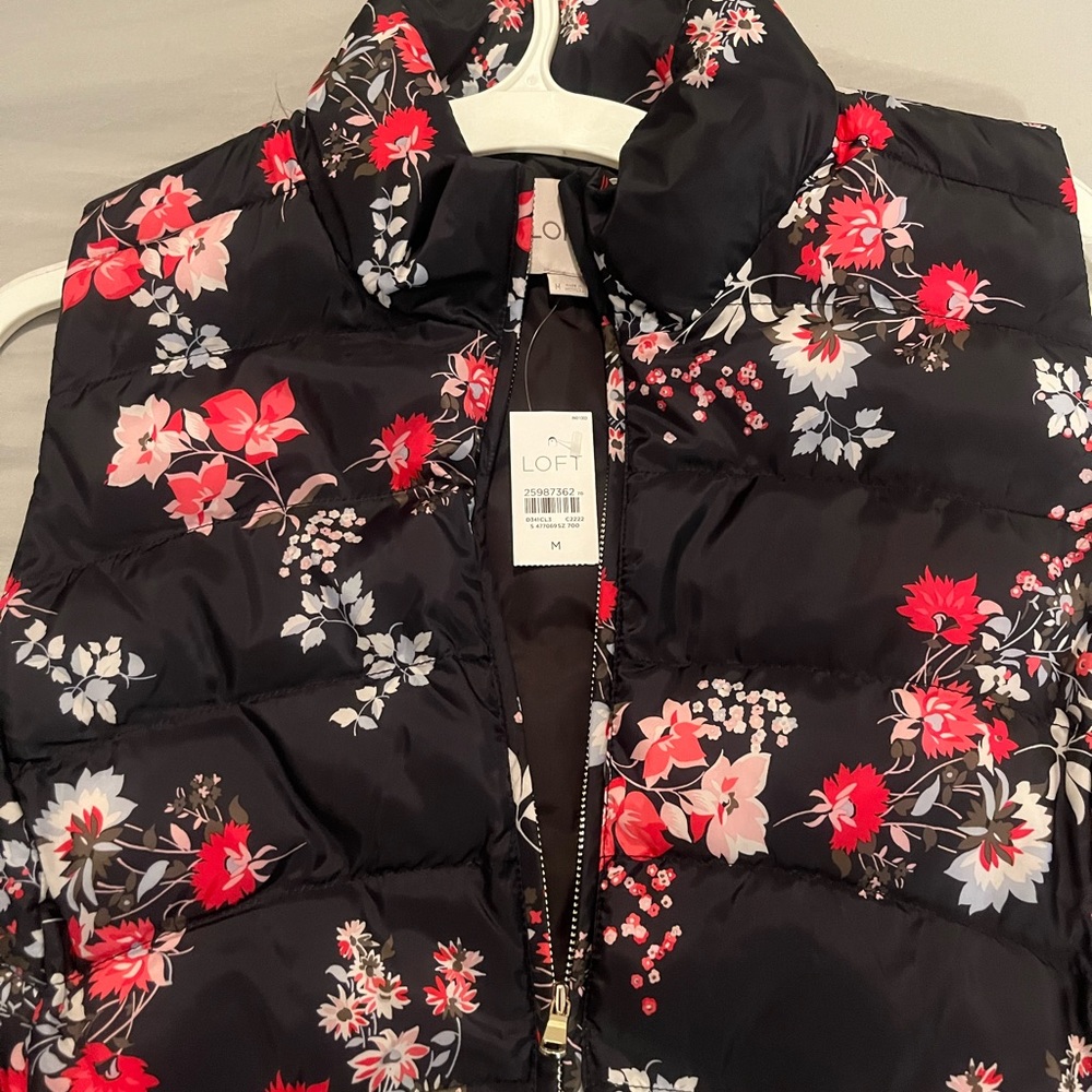 Loft puffer vest, navy with flowers, new with tags, women’s size medium
